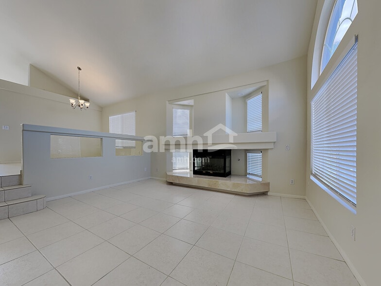 Building Photo - 9761 Trailing Daisy St