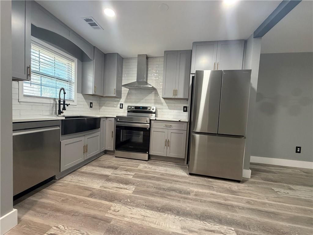 Building Photo - 5505 Park Pl S