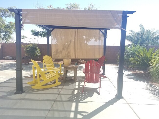 Building Photo - COZY 3 BEDROOM / 2.5 BATH HOME