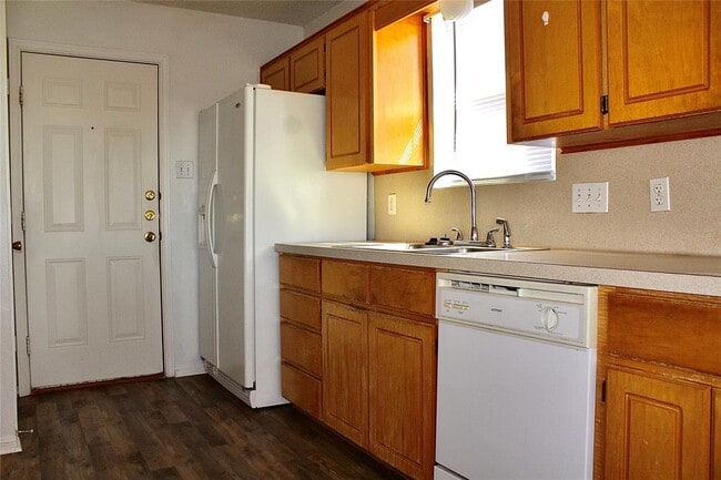 Building Photo - 4302 Janelle Dr