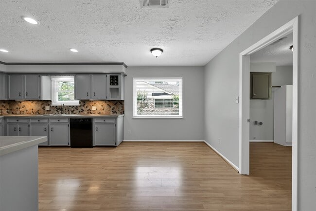 Building Photo - 27121 Wells Ln