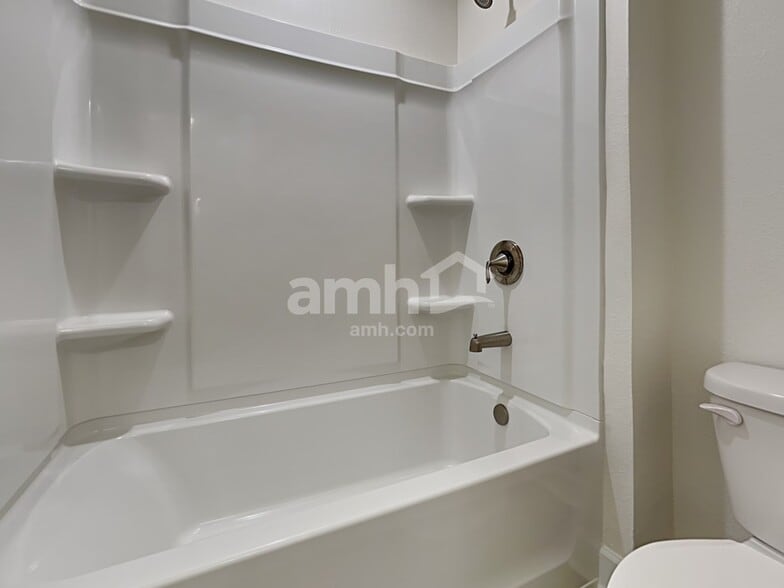 Building Photo - 105 Moultrie Crossing Ln