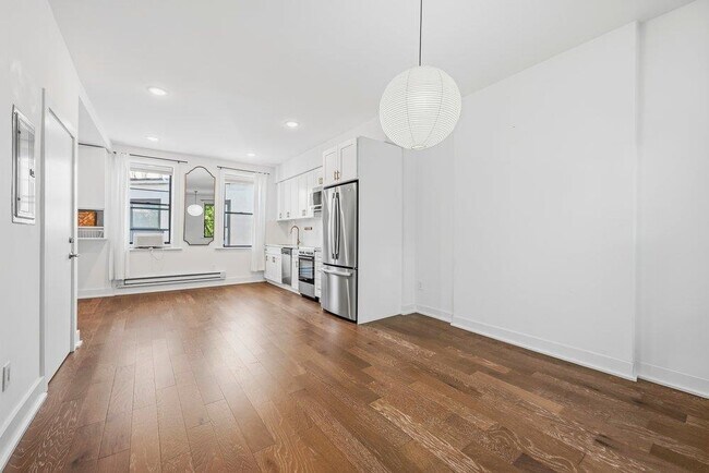 Building Photo - 366 2nd St
