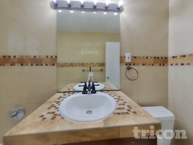 Building Photo - 1952 S Tennyson St