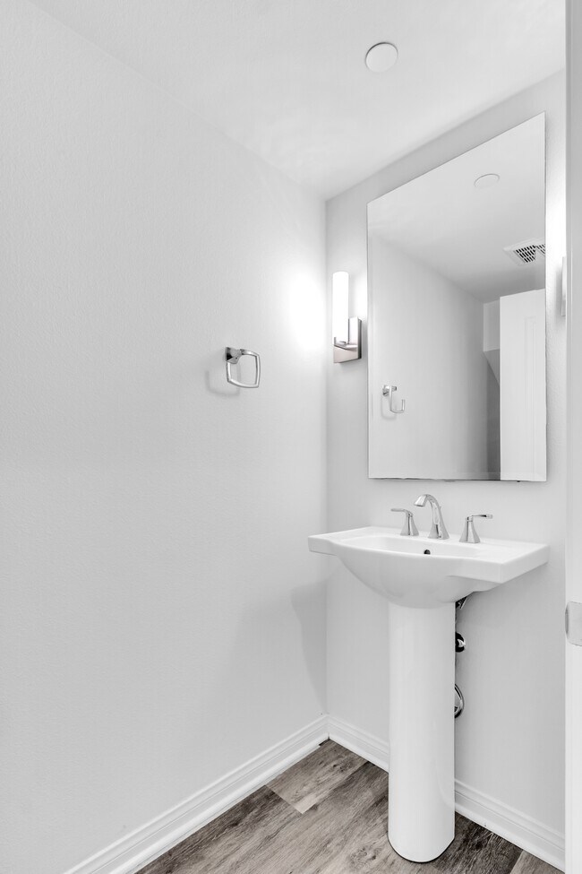 Building Photo - 110 Okra