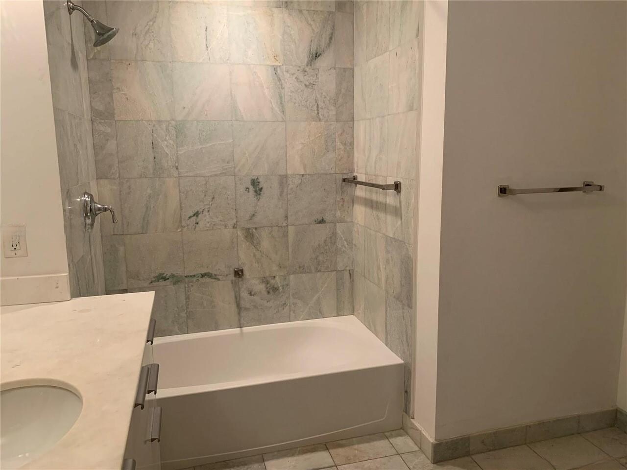 Building Photo - 1050 Brickell Ave