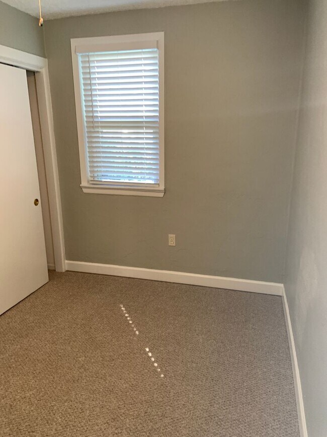 Building Photo - One level living! 3 bed 1 bath rancher in Glen Burnie.
