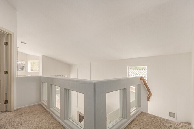 Building Photo - Ahwatukee Foothills Home in Prime Location!