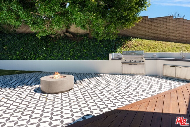 Building Photo - 382 Aderno Way