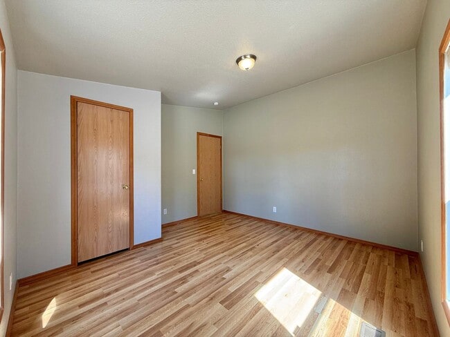 Building Photo - 5228 W Crosscut Rd