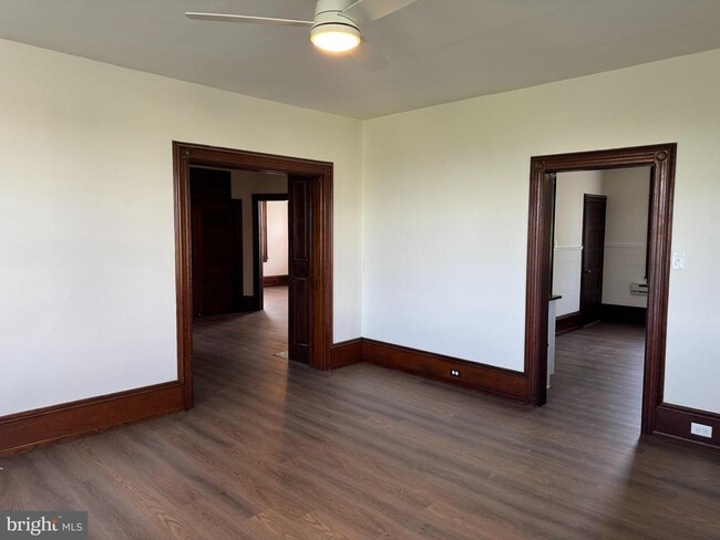Building Photo - 3009 Ridge Pike