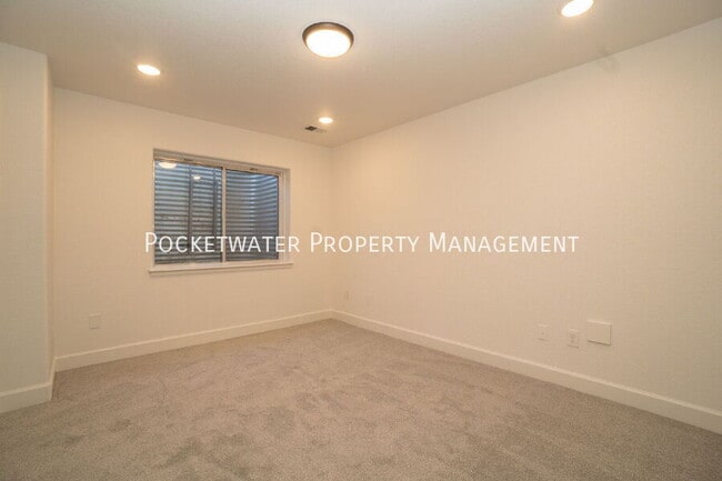 Building Photo - 1237 St John St