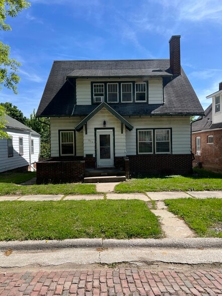 Primary Photo - 524 Avenue D