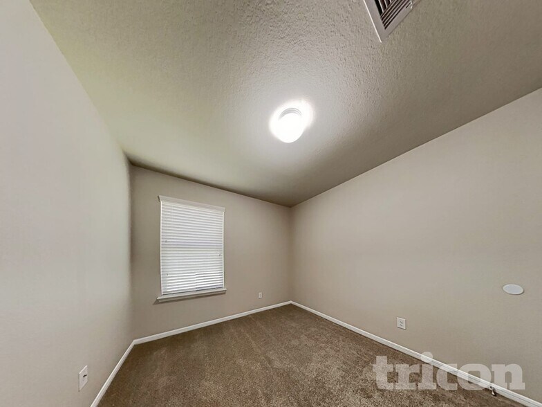 Building Photo - 423 Ashley Falls Ln