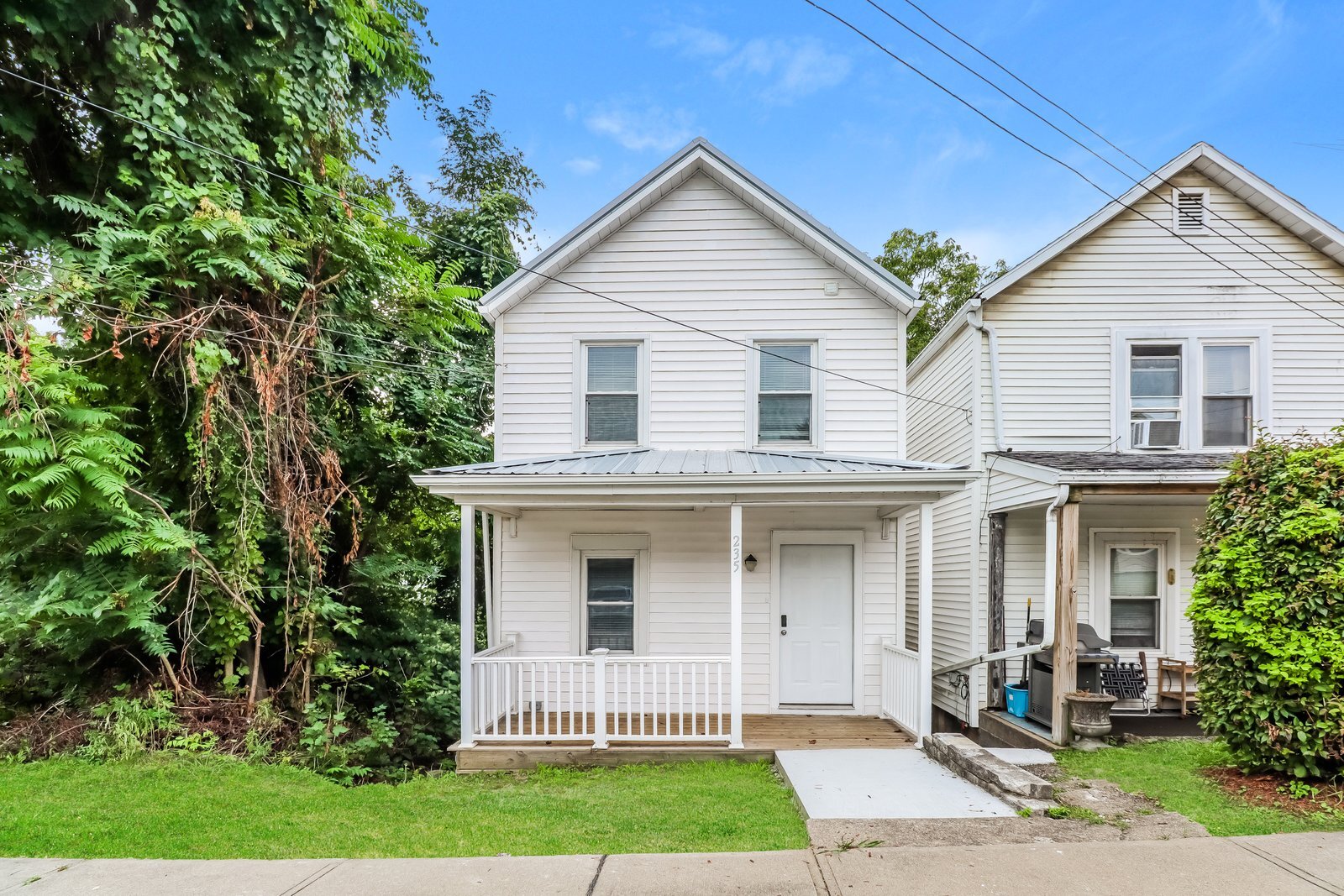 Building Photo - 235 Burton Ave