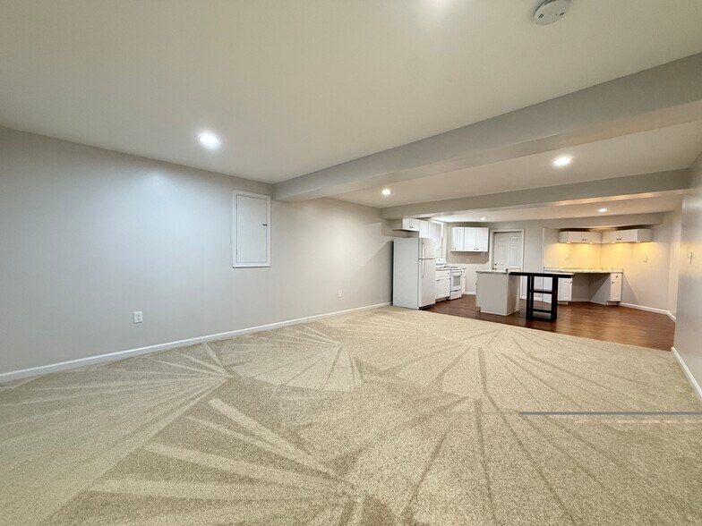 Building Photo - 10962 Stella Ct
