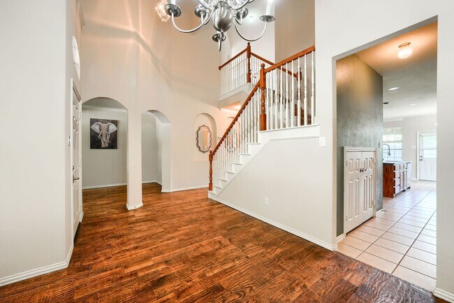 Building Photo - 5 Bedroom Home with Brand-New Carpet in Grayhawk | 3-Car Garage | Frisco ISD | Game Room