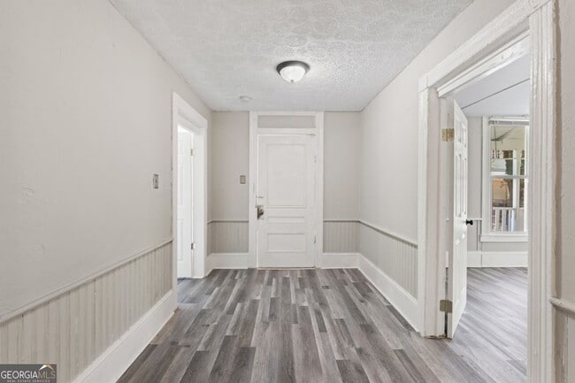 Building Photo - 212 W Quilly St