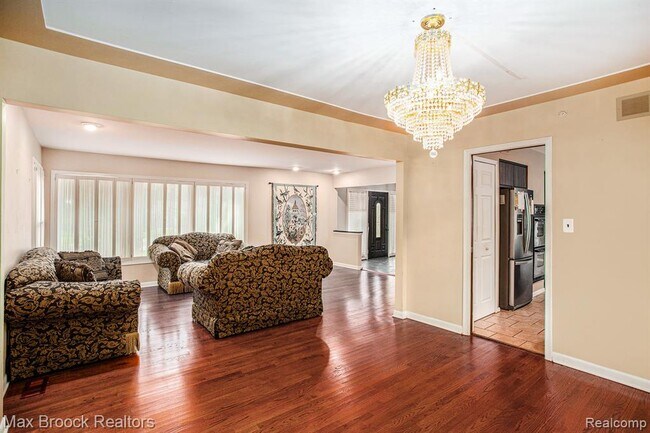 Building Photo - 5622 Powder Horn Dr