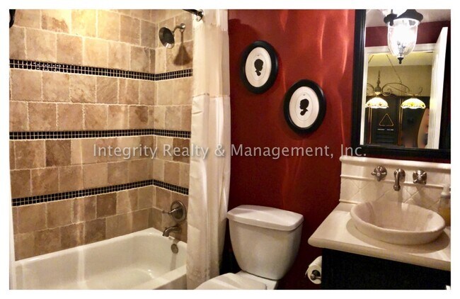 Building Photo - 4 Bed/5 Bath, 4,219 Sqft -11089 Canyonbroo...
