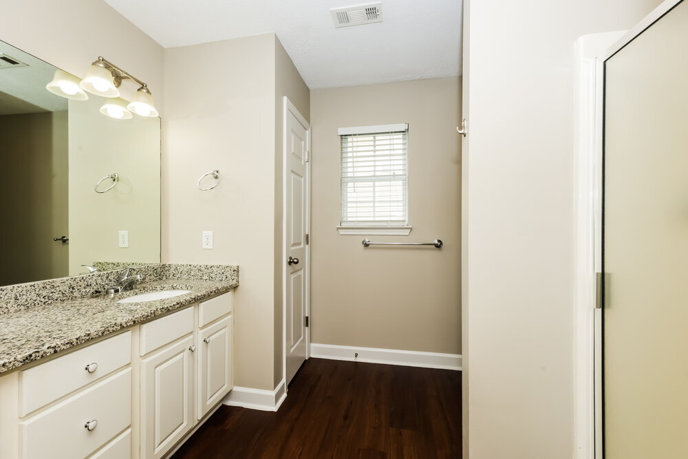 Building Photo - 1114 Poplar Hollow Dr