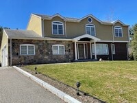 Building Photo - 243 Weatherbee Dr