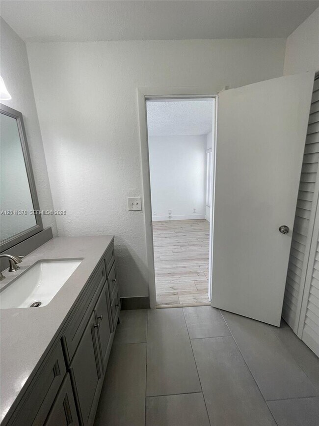 Building Photo - 2580 Coral Springs Dr