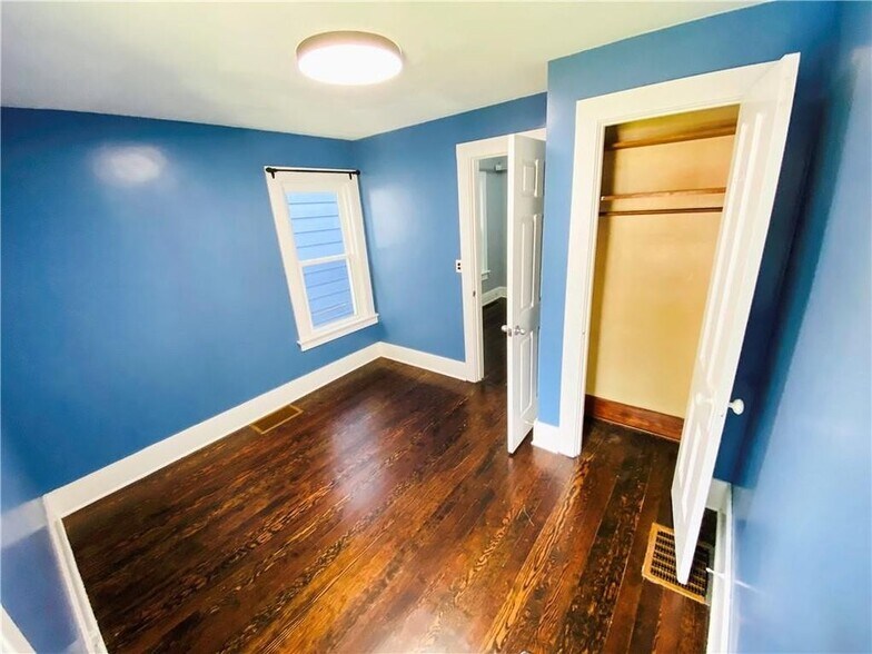 Building Photo - 222 Sanford St