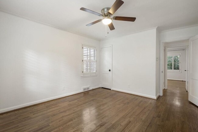 Building Photo - 2151 Radcliffe Dr NW