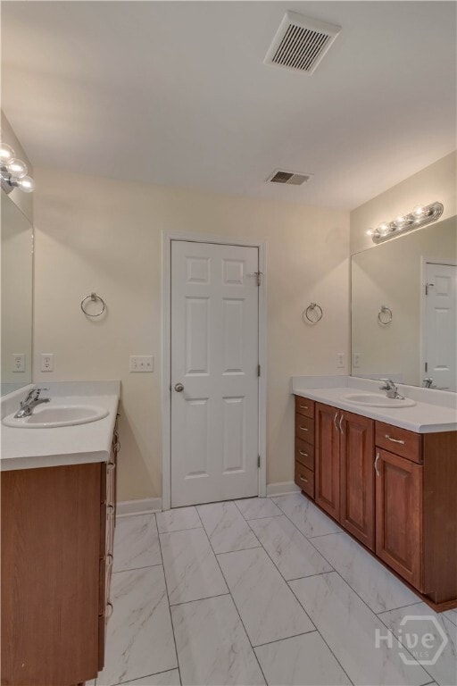 Building Photo - 650 Summer Hill Way