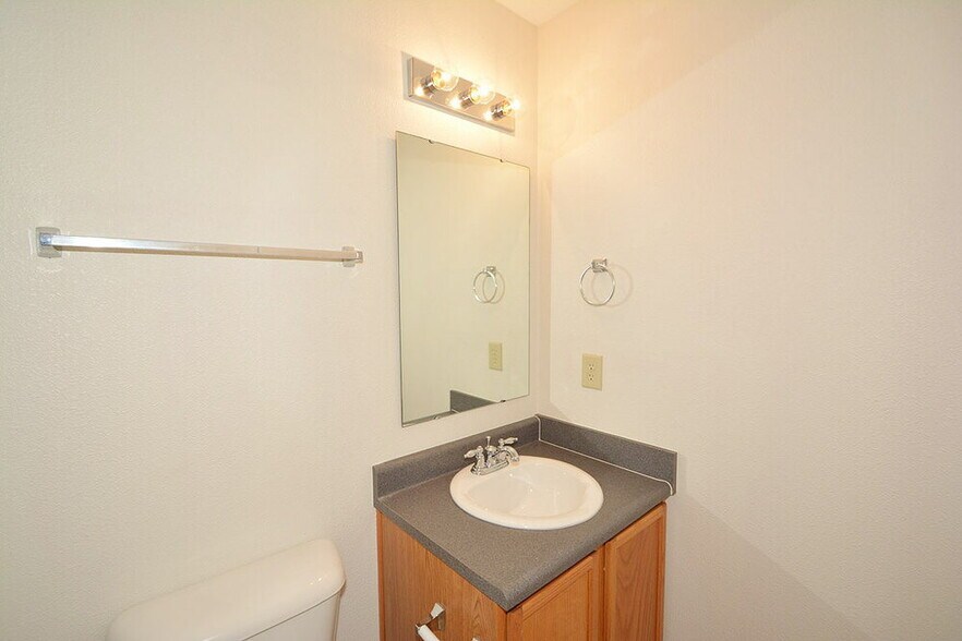 Building Photo - 7770 Brandenburg Way