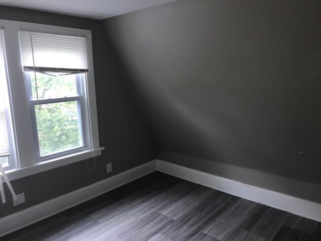 Building Photo - 108 1/2 W Filbert Street