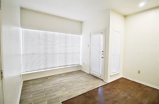 Building Photo - 9600 Royal Ln