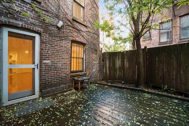 Building Photo - 6 Dwight St