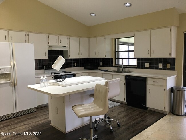 Building Photo - 3469 Cabbage Palm Ave