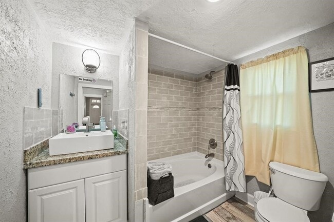 Building Photo - 3223 Avenue M