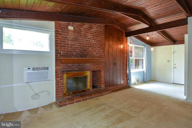 Building Photo - 3415 Gallows Rd