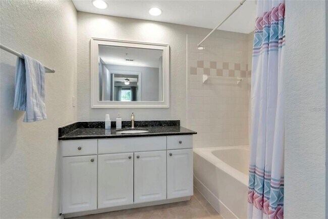 Building Photo - 504 S Armenia Ave