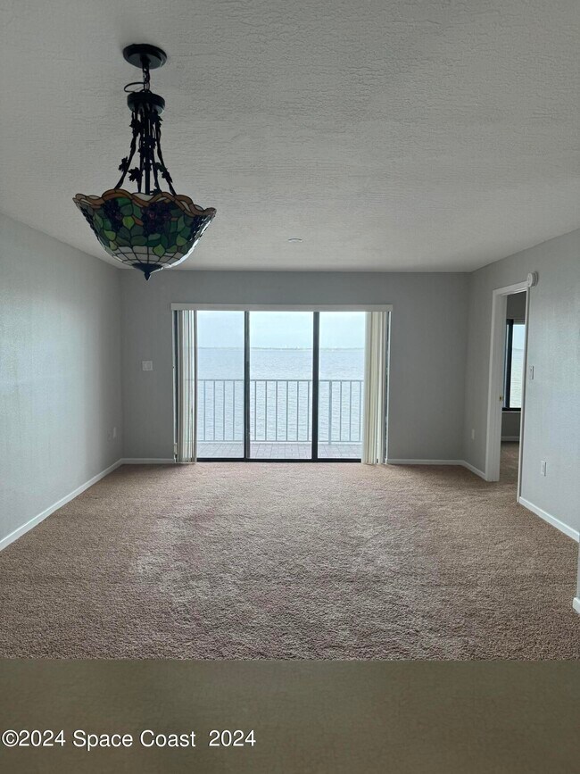 Building Photo - 6850 US-1