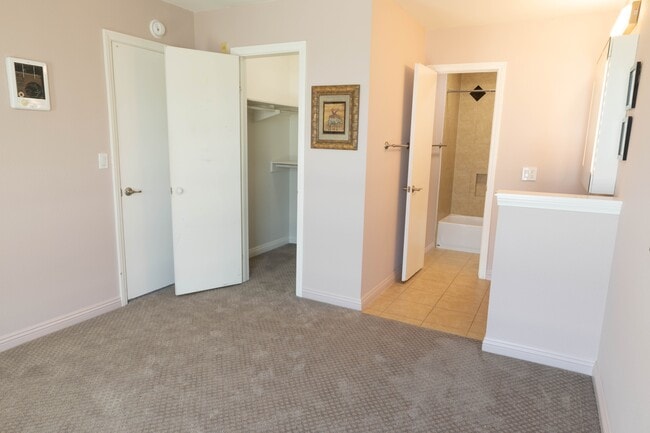 Building Photo - 4860 Rolando Ct