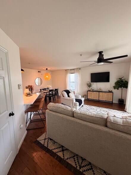 Main Living Area - 1609 Forest Springs Ln