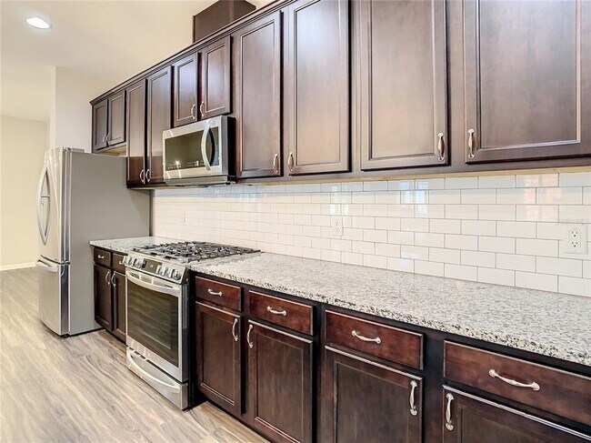 Building Photo - 14912 Caravan Ave