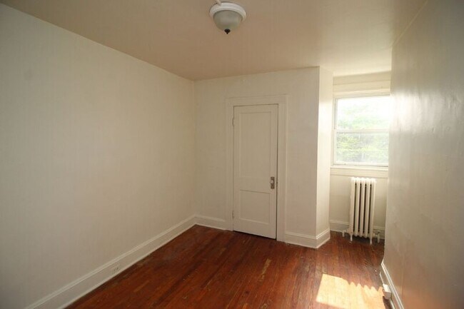 Building Photo - 3206 Guilford Ave