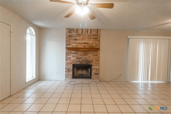 Building Photo - 1301 Westway Dr