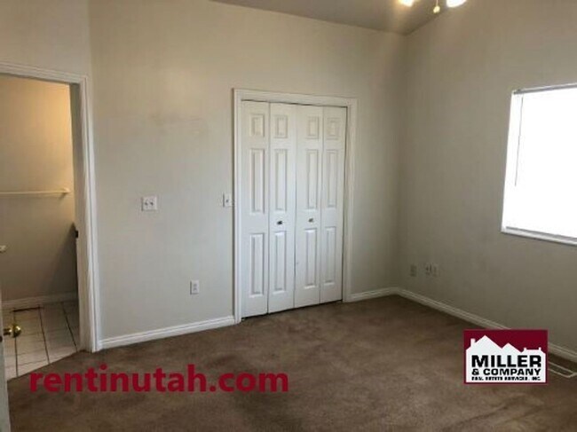 Building Photo - Former Model home in Layton For Rent!