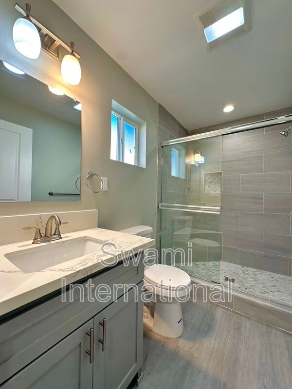 Building Photo - 7102 1/2 S. Figueroa St.