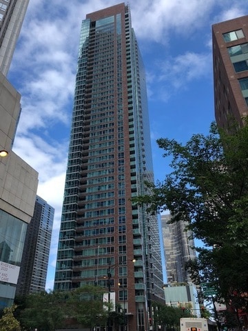 Primary Photo - 505 N McClurg Ct