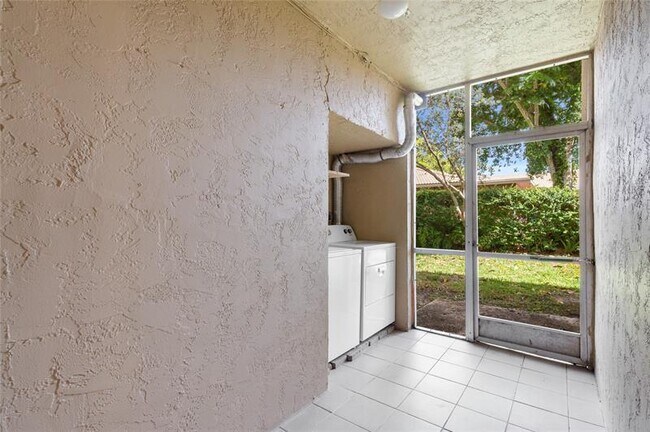 Building Photo - 11101 Royal Palm Blvd