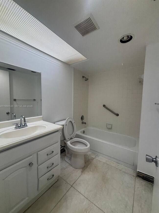 Building Photo - 12600 SW 5th Ct