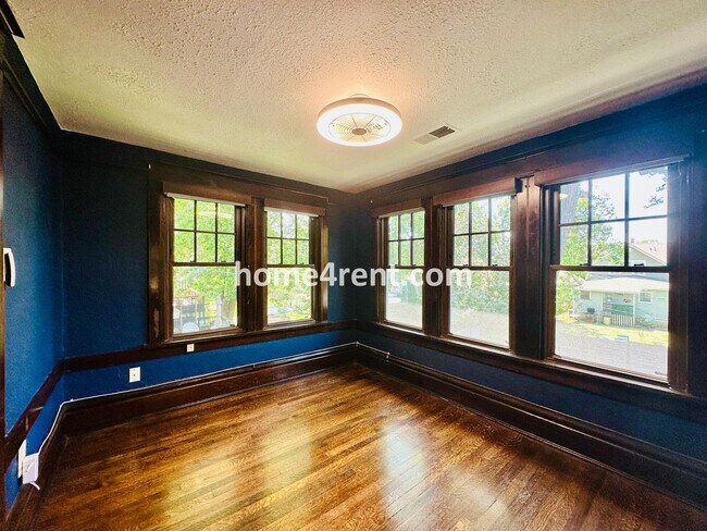Building Photo - Beautiful, KCMO Home with Historic Charm, Updated Kitchen, Wood Floors and a Fenced Yard!